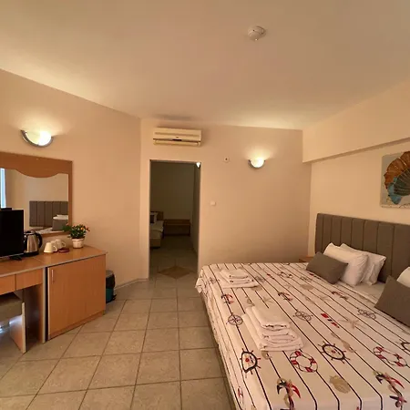 Persani ホテル サニービーチ