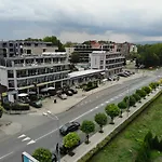 Хотел Persani