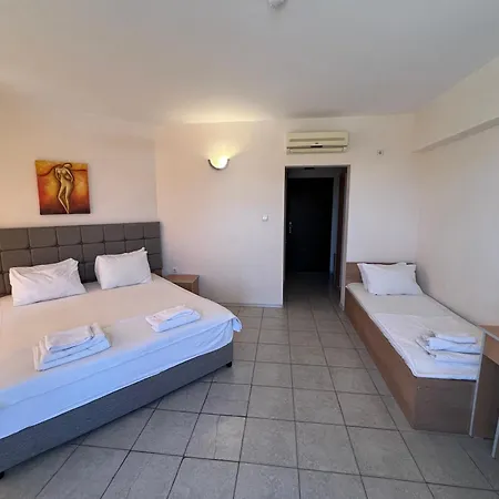 Persani Hotel-free Parking Хотел 2*