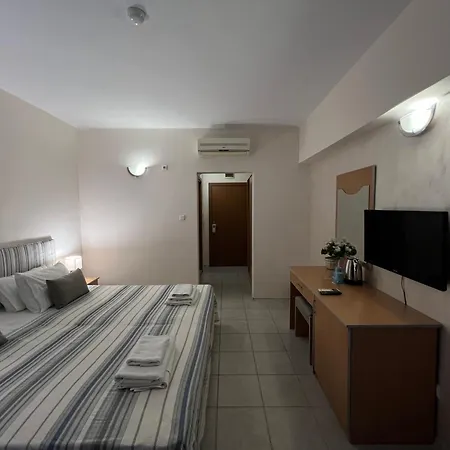 Persani Hotel-free Parking Хотел 2*