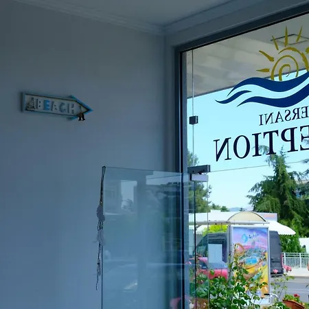 Хотел Persani Hotel-free Parking 2*