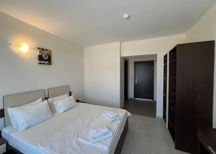 Persani Слънчев бряг