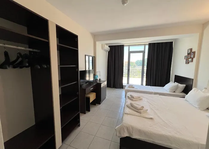 Хотел Persani 2*